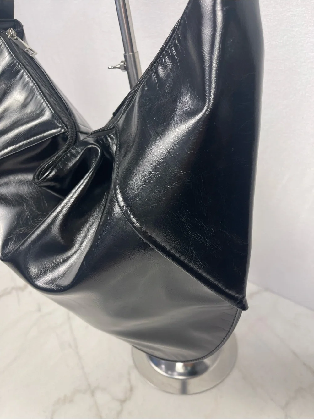 N/A polished black
